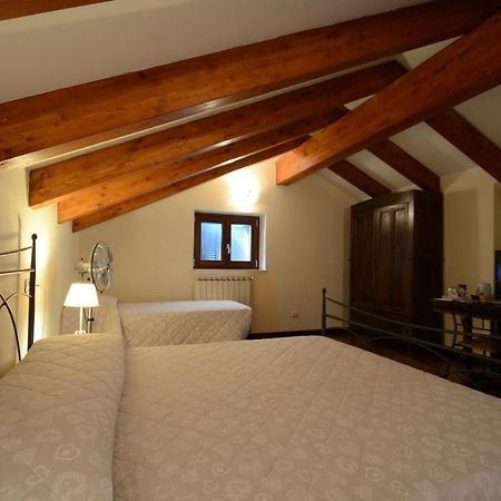Mirbea Bed & Breakfast Cisano sul Neva Eksteriør bilde