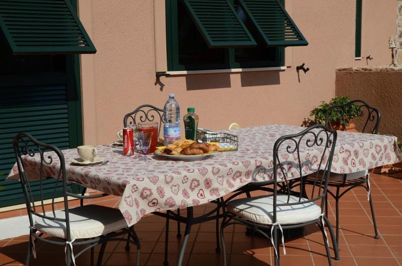Mirbea Bed & Breakfast Cisano sul Neva Eksteriør bilde